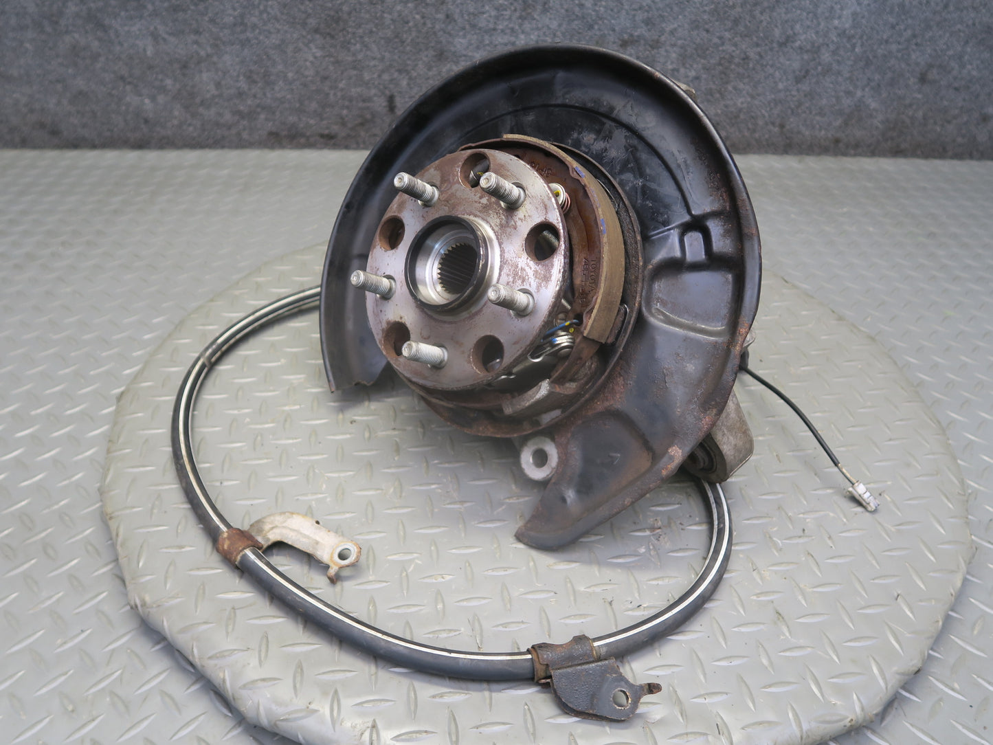 15-23 Lexus GSC16L RC350 RC300 Rear Left Spindle Knuckle Wheel Hub w Cable OEM