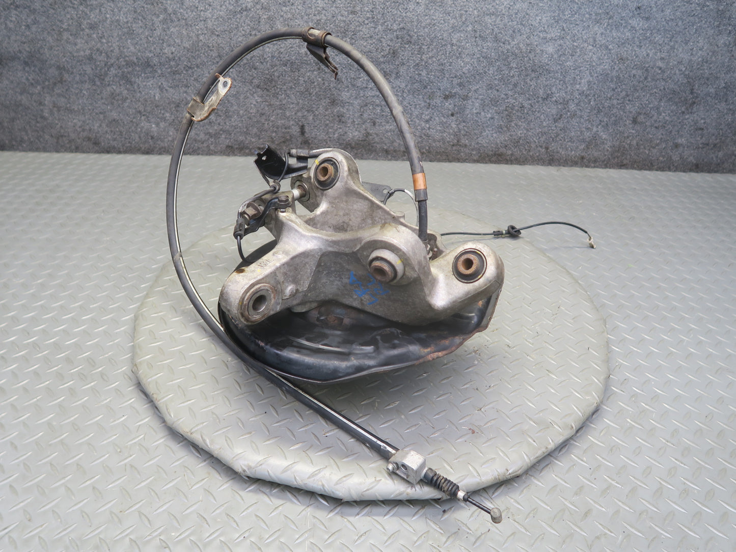 15-23 Lexus GSC16L RC350 RC300 Rear Left Spindle Knuckle Wheel Hub w Cable OEM