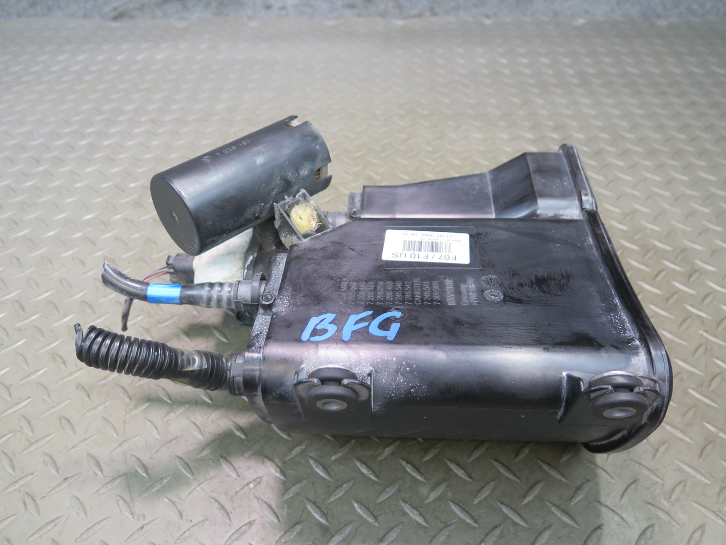 11-13 BMW F10 550iX Fuel Vapor Charcoal Canister w Dust Filter Assembly OEM
