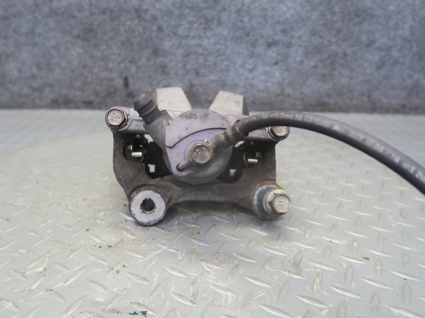 15-18 Lexus GSC16L RC350 RC300 Rear Left & Right Brake Caliper Set of 2 OEM