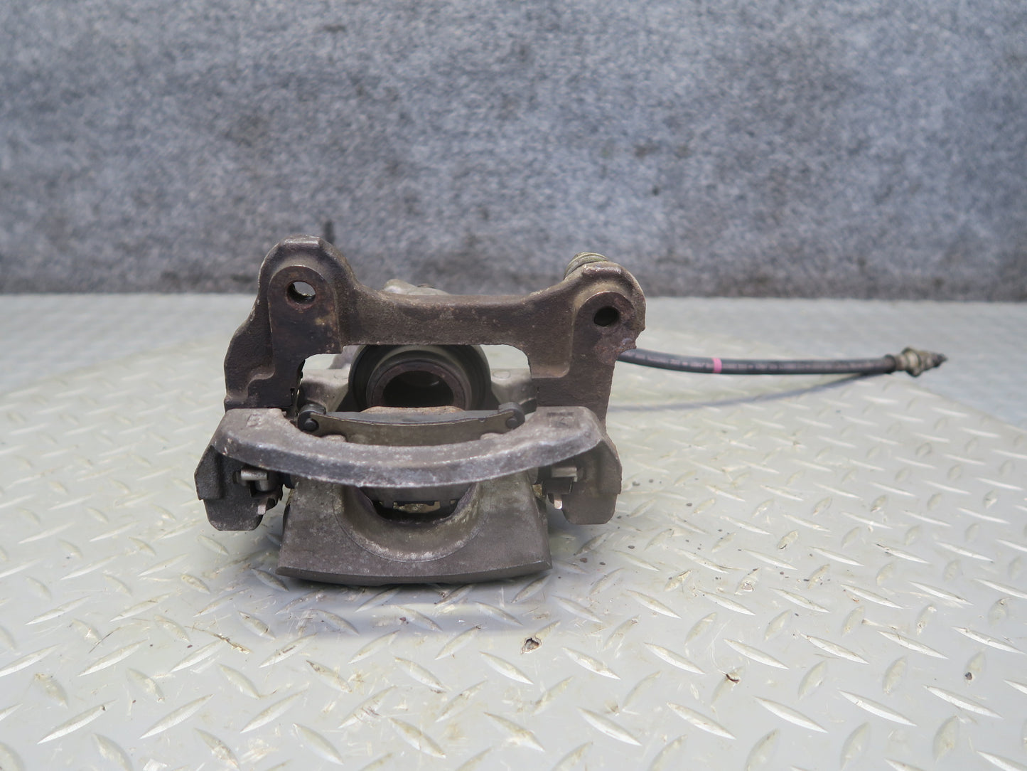 15-18 Lexus GSC16L RC350 RC300 Rear Left & Right Brake Caliper Set of 2 OEM