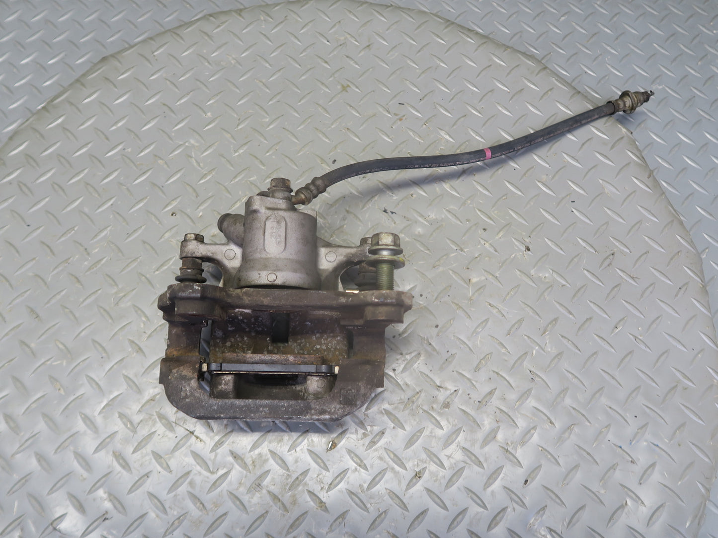 15-18 Lexus GSC16L RC350 RC300 Rear Left & Right Brake Caliper Set of 2 OEM
