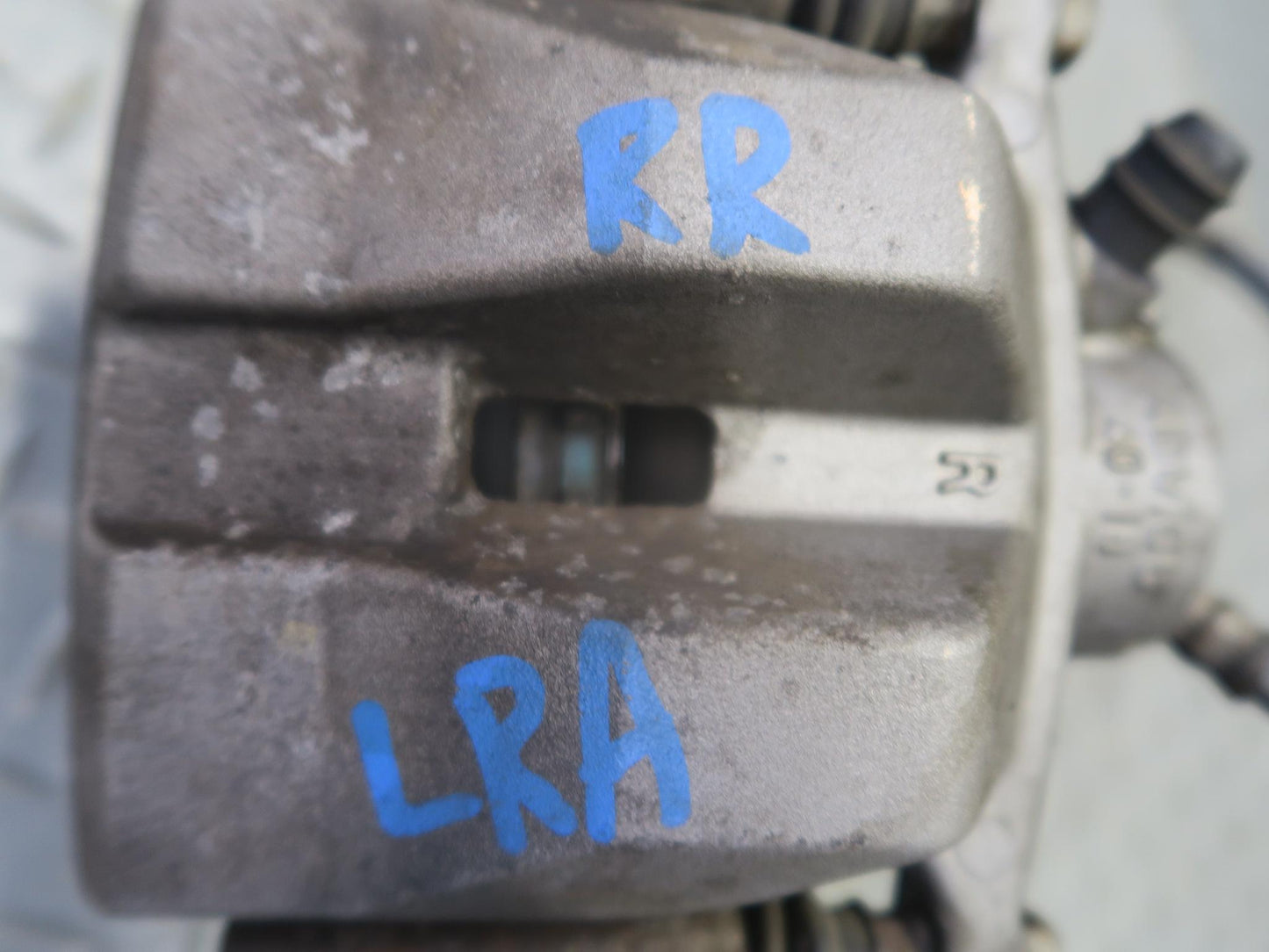 15-18 Lexus GSC16L RC350 RC300 Rear Left & Right Brake Caliper Set of 2 OEM