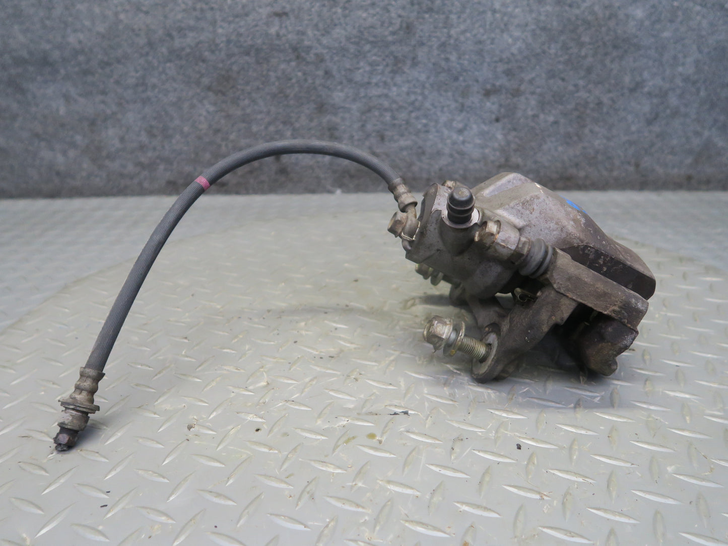 15-18 Lexus GSC16L RC350 RC300 Rear Left & Right Brake Caliper Set of 2 OEM