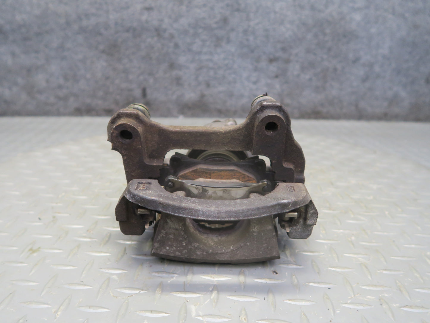 15-18 Lexus GSC16L RC350 RC300 Rear Left & Right Brake Caliper Set of 2 OEM