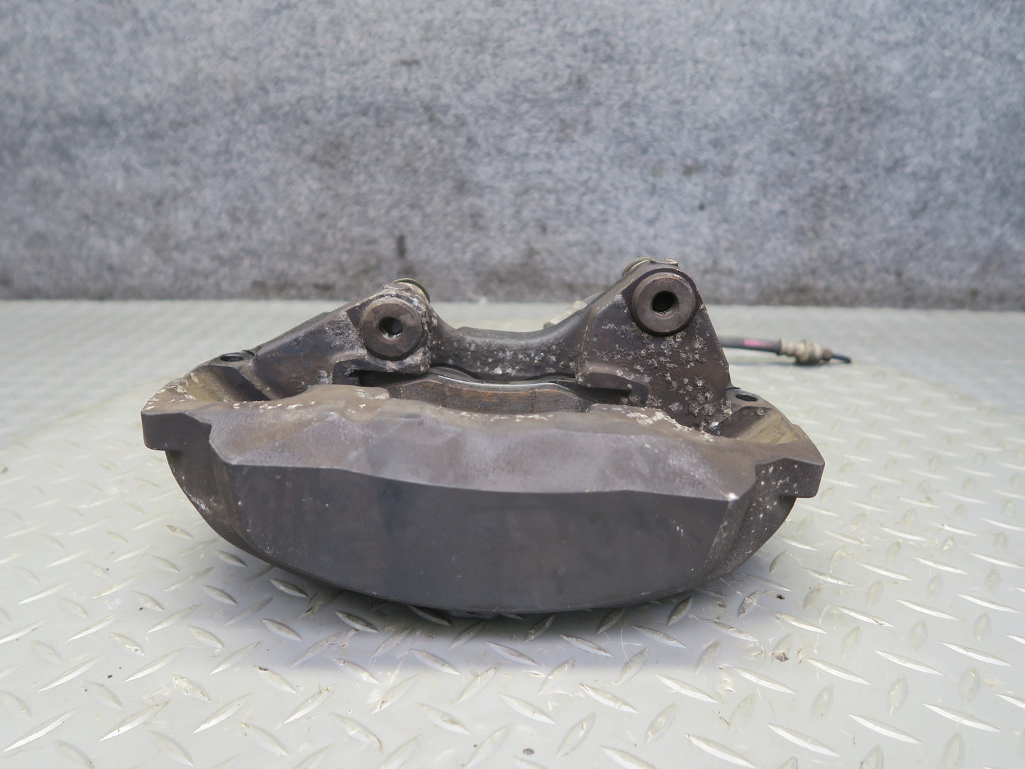 15-25 Lexus GSC16L RC350 RC300 AWD Front Left & Right Brake Caliper Set 76K OEM