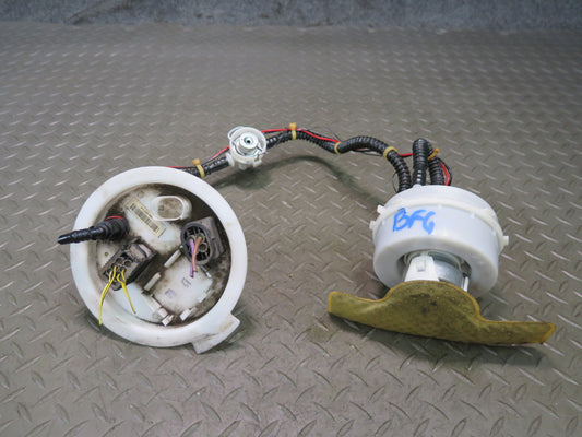 11-16 BMW F07 F10 550i 550iX N63 FUL Pump Sending Unit 7308449 OEM