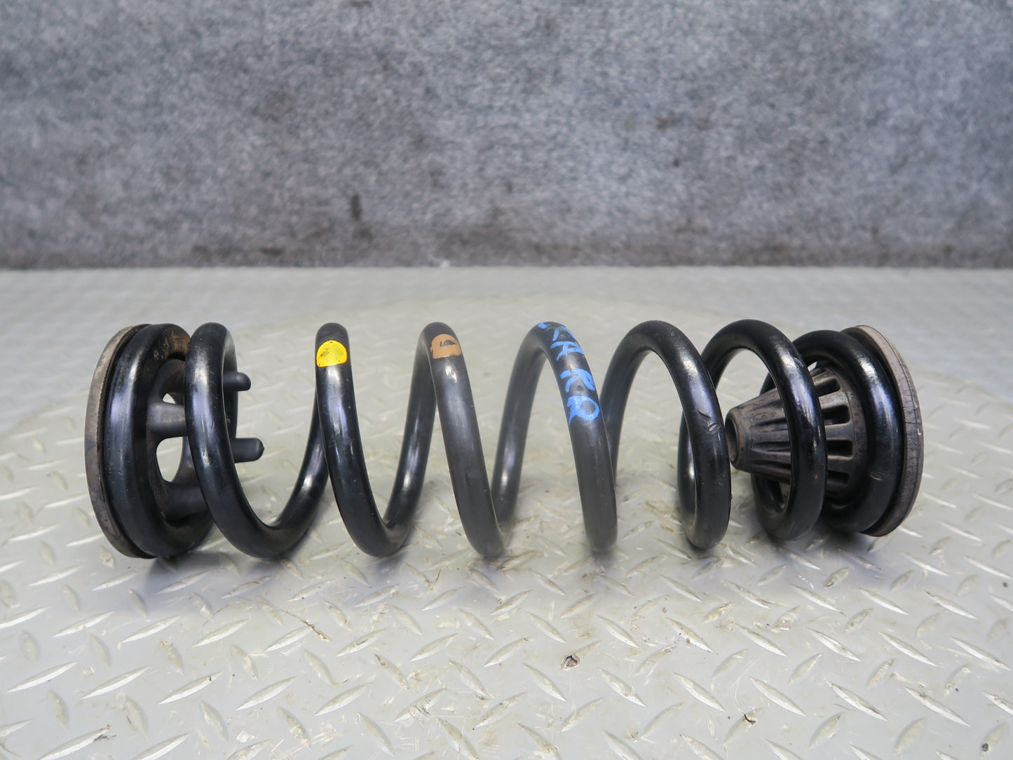 15-25 Lexus GSC16L RC300 AWD Rear Left & Right Suspension Coil Spring Set OEM