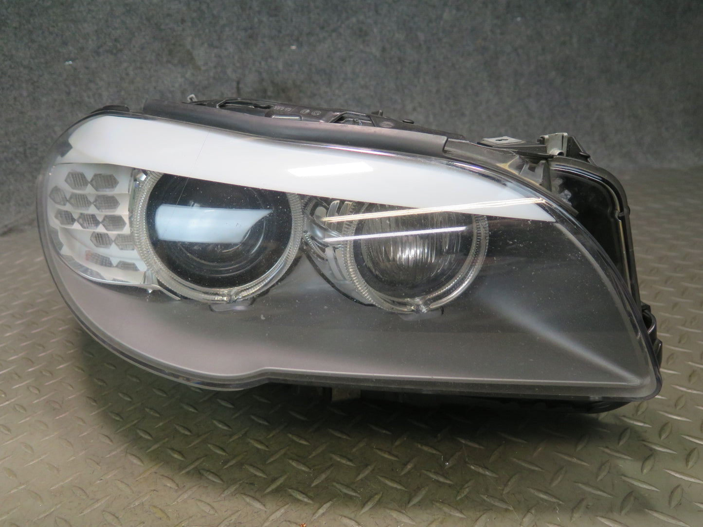 11-13 BMW F10 550iX Front Right Adaptive Xenon HID Headlight Lamp w Ballast OEM