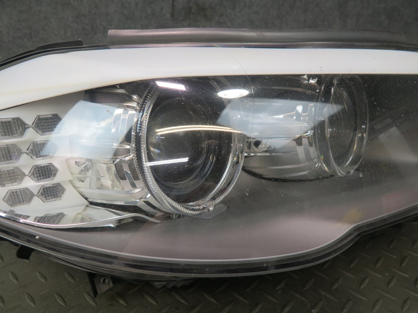 11-13 BMW F10 550iX Front Right Adaptive Xenon HID Headlight Lamp w Ballast OEM