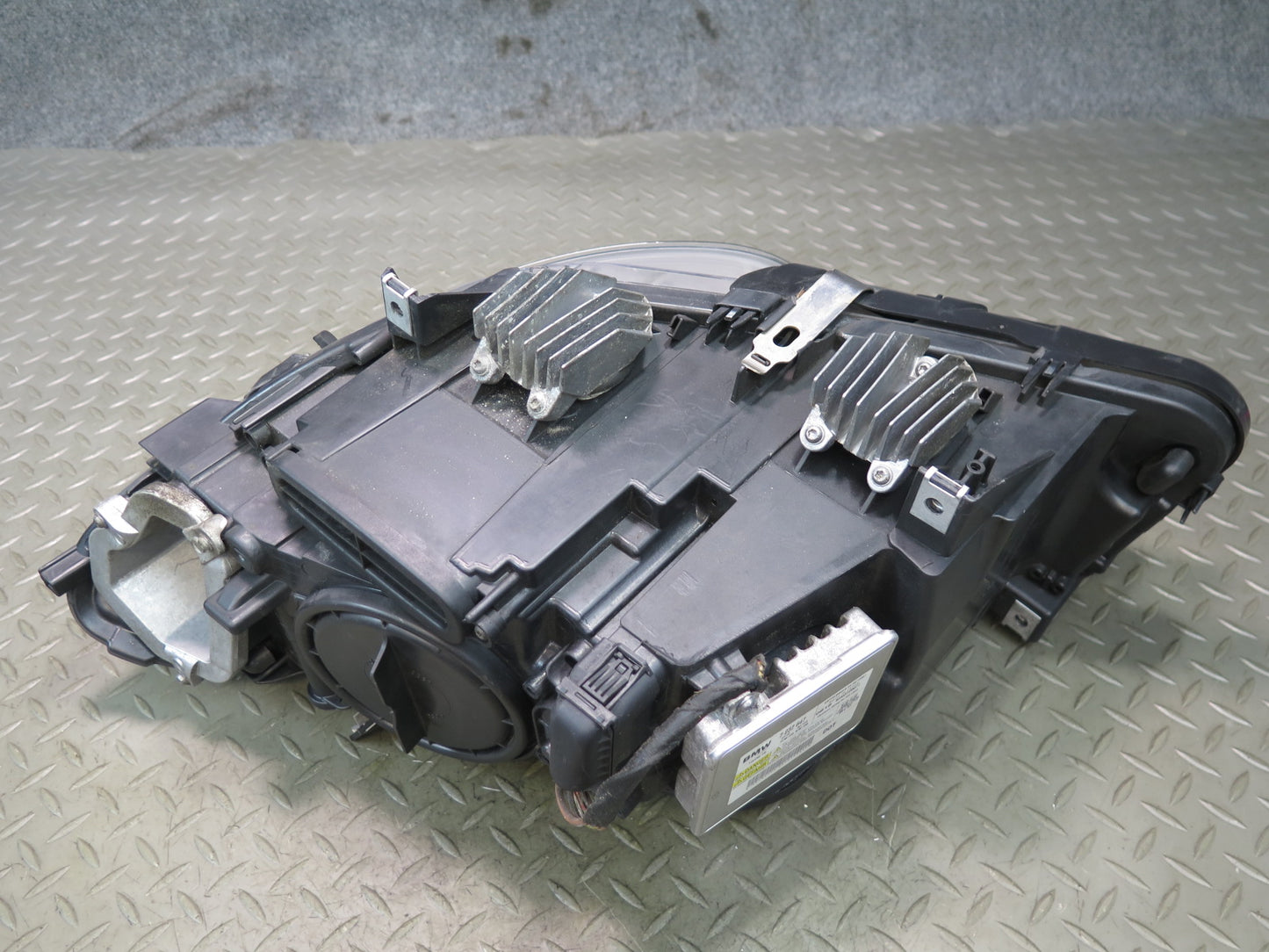 11-13 BMW F10 550iX Front Right Adaptive Xenon HID Headlight Lamp w Ballast OEM