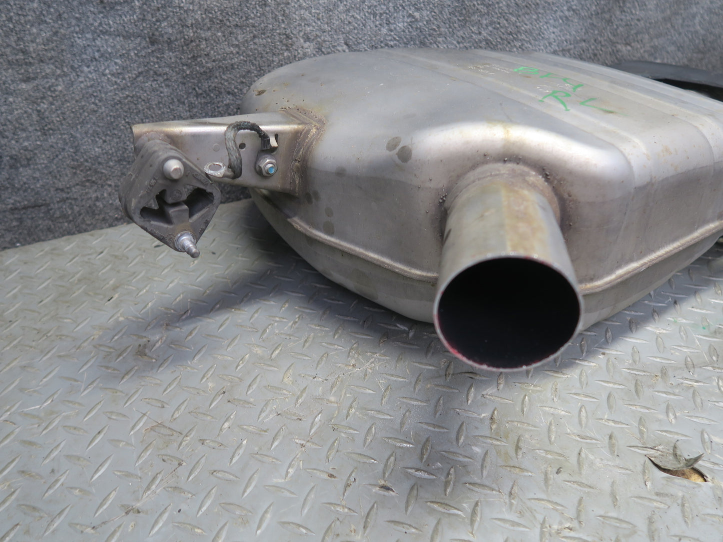 11-16 BMW F10 550i 550iX Rear Left Exhaust Muffler 7578188 OEM