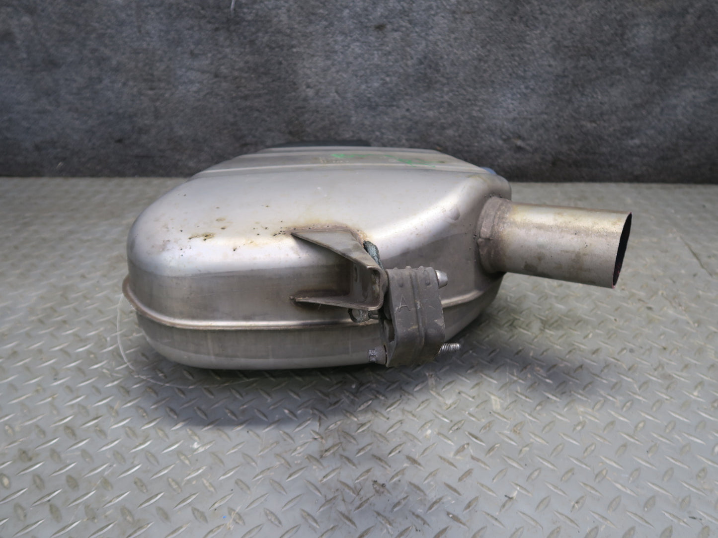 11-16 BMW F10 550i 550iX Rear Left Exhaust Muffler 7578188 OEM