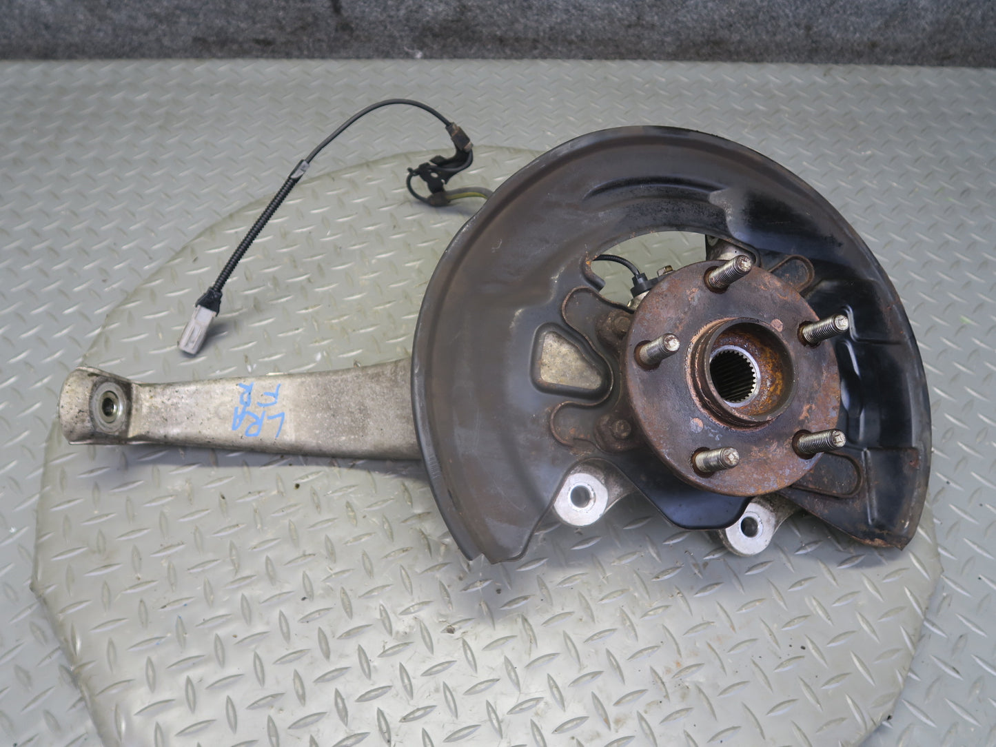 15-23 Lexus GSC16L RC300 3.5L AWD Front Right Spindle Knuckle Wheel Hub 76K OEM
