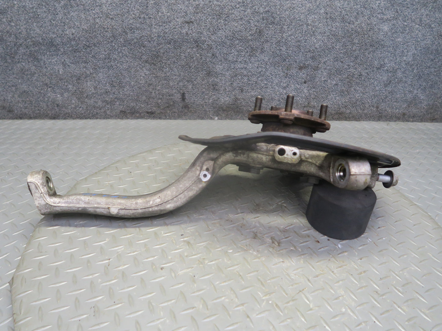 15-23 Lexus GSC16L RC300 3.5L AWD Front Left Spindle Knuckle Wheel Hub 76K OEM