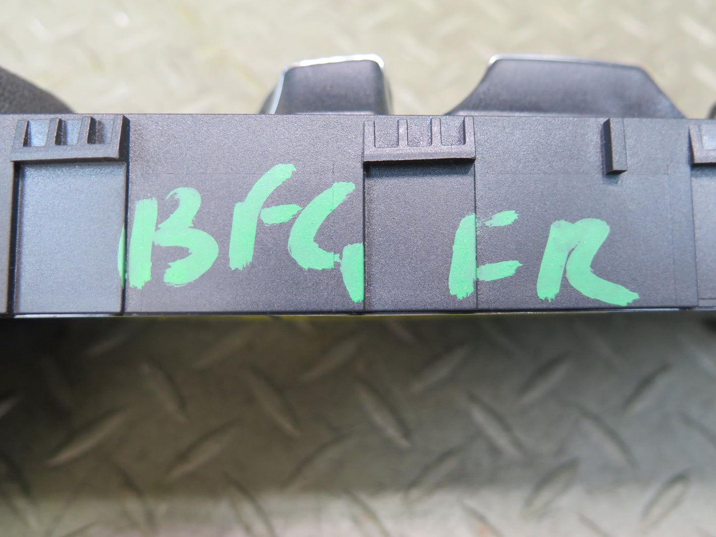 11-13 BMW F10 550iX Front Right Passenger Seat Control Switch 9275080 OEM