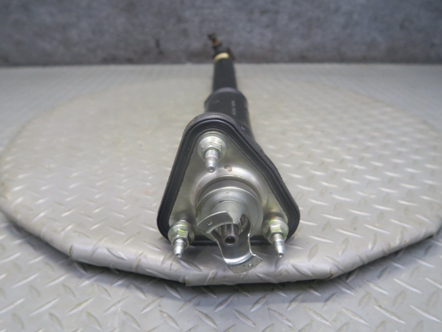 15-18 Lexus GSC16L RC300 AWD F-sport Rear Strut Shock Absorber Set of 2 76K OEM