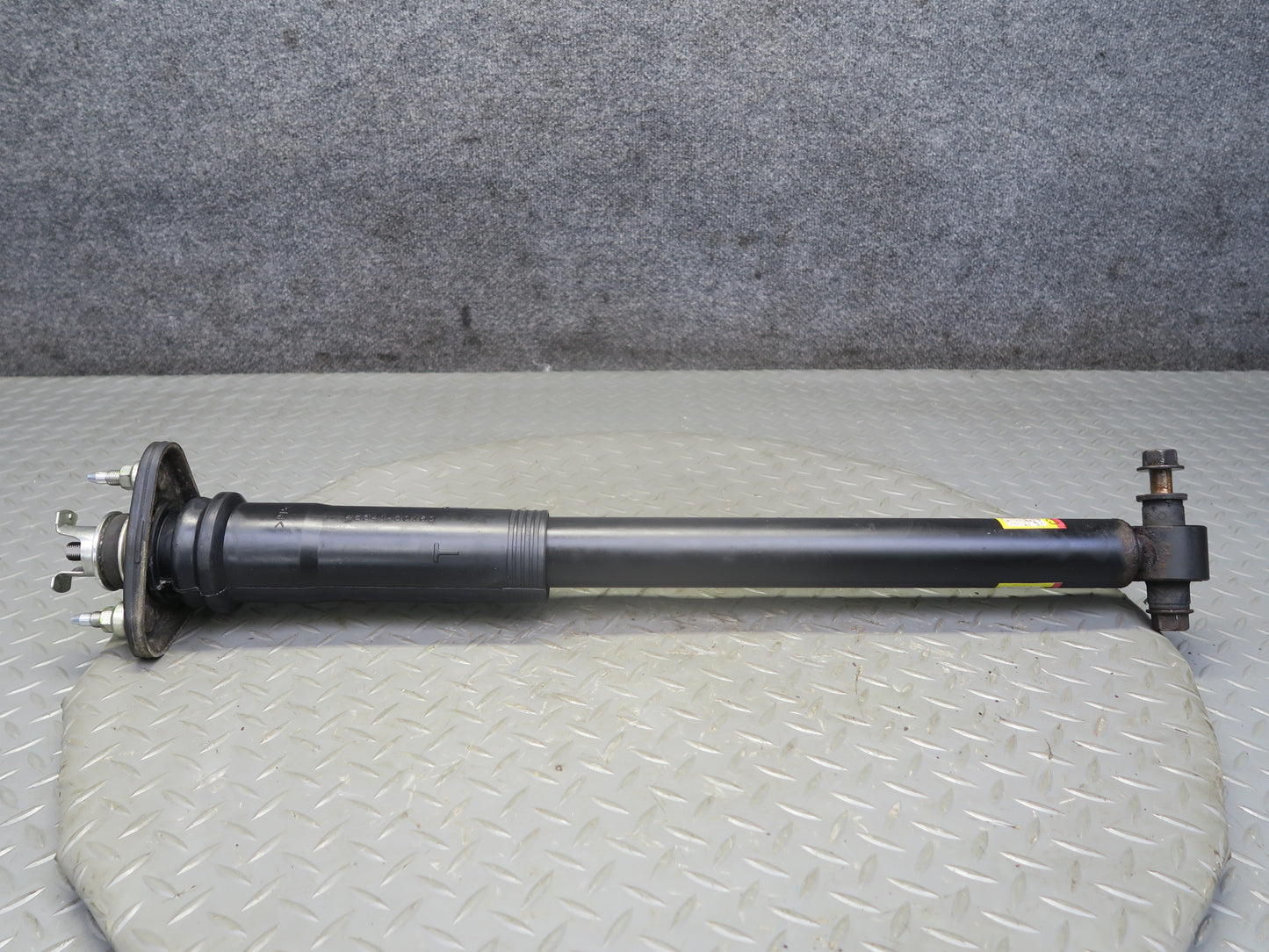 15-18 Lexus GSC16L RC300 AWD F-sport Rear Strut Shock Absorber Set of 2 76K OEM
