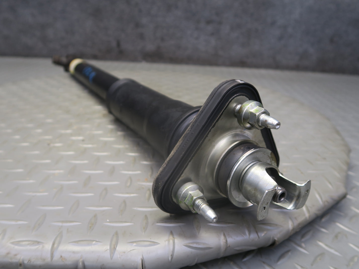 15-18 Lexus GSC16L RC300 AWD F-sport Rear Strut Shock Absorber Set of 2 76K OEM