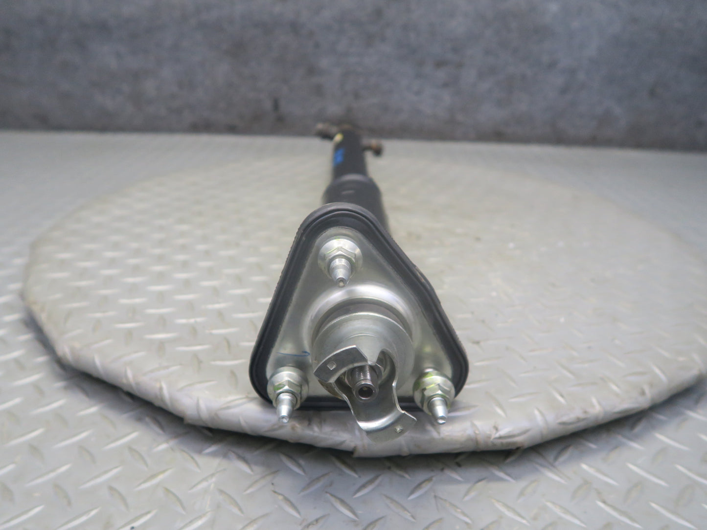 15-18 Lexus GSC16L RC300 AWD F-sport Rear Strut Shock Absorber Set of 2 76K OEM
