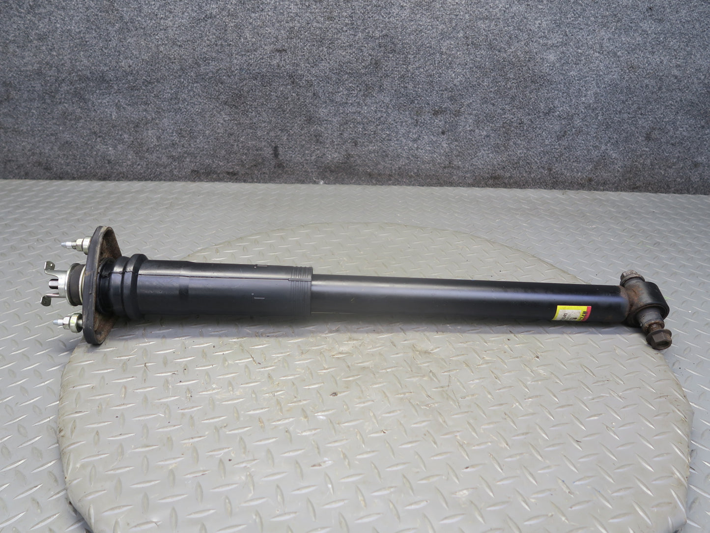 15-18 Lexus GSC16L RC300 AWD F-sport Rear Strut Shock Absorber Set of 2 76K OEM