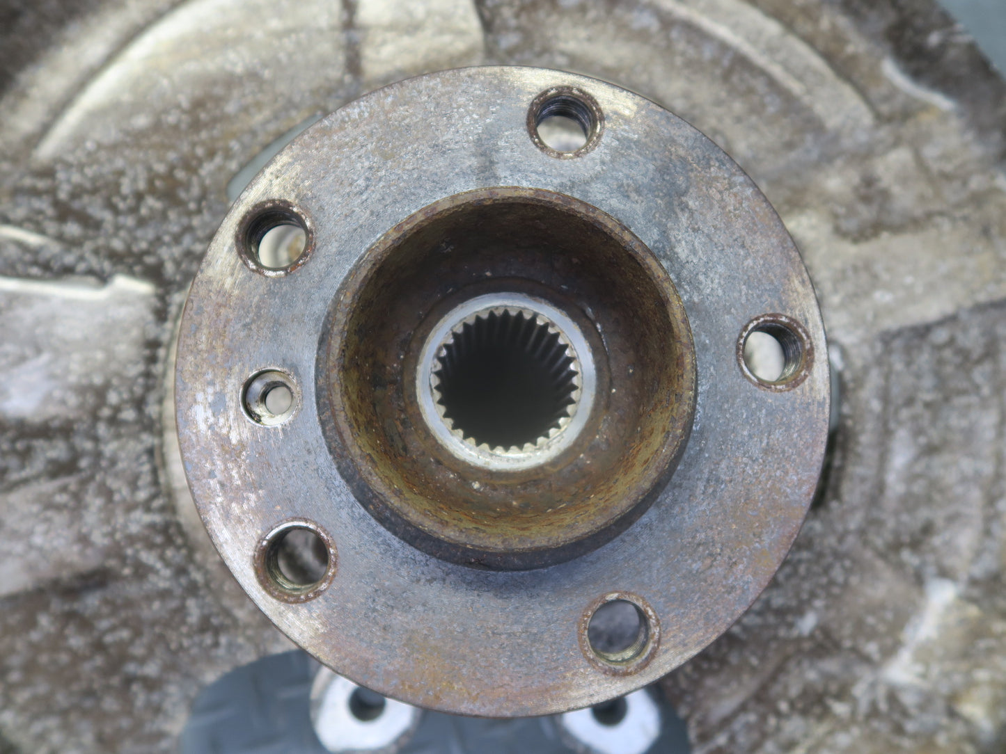 11-16 BMW F10 F12 F13 550iX AWD Rear Right Spindle Knuckle Wheel Hub 6793770 OEM
