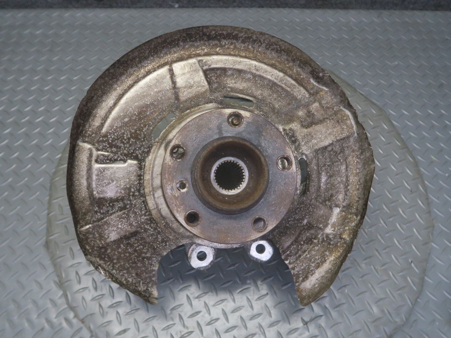 11-16 BMW F10 F12 F13 550iX AWD Rear Right Spindle Knuckle Wheel Hub 6793770 OEM
