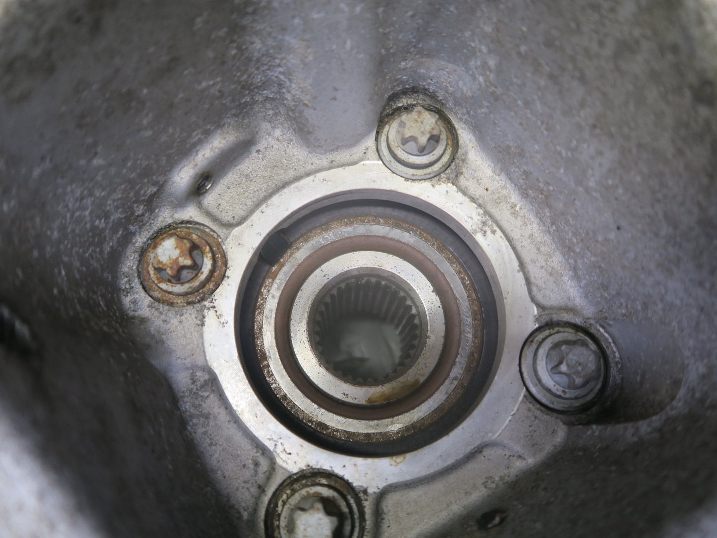 11-16 BMW F10 F12 F13 550iX AWD Rear Right Spindle Knuckle Wheel Hub 6793770 OEM