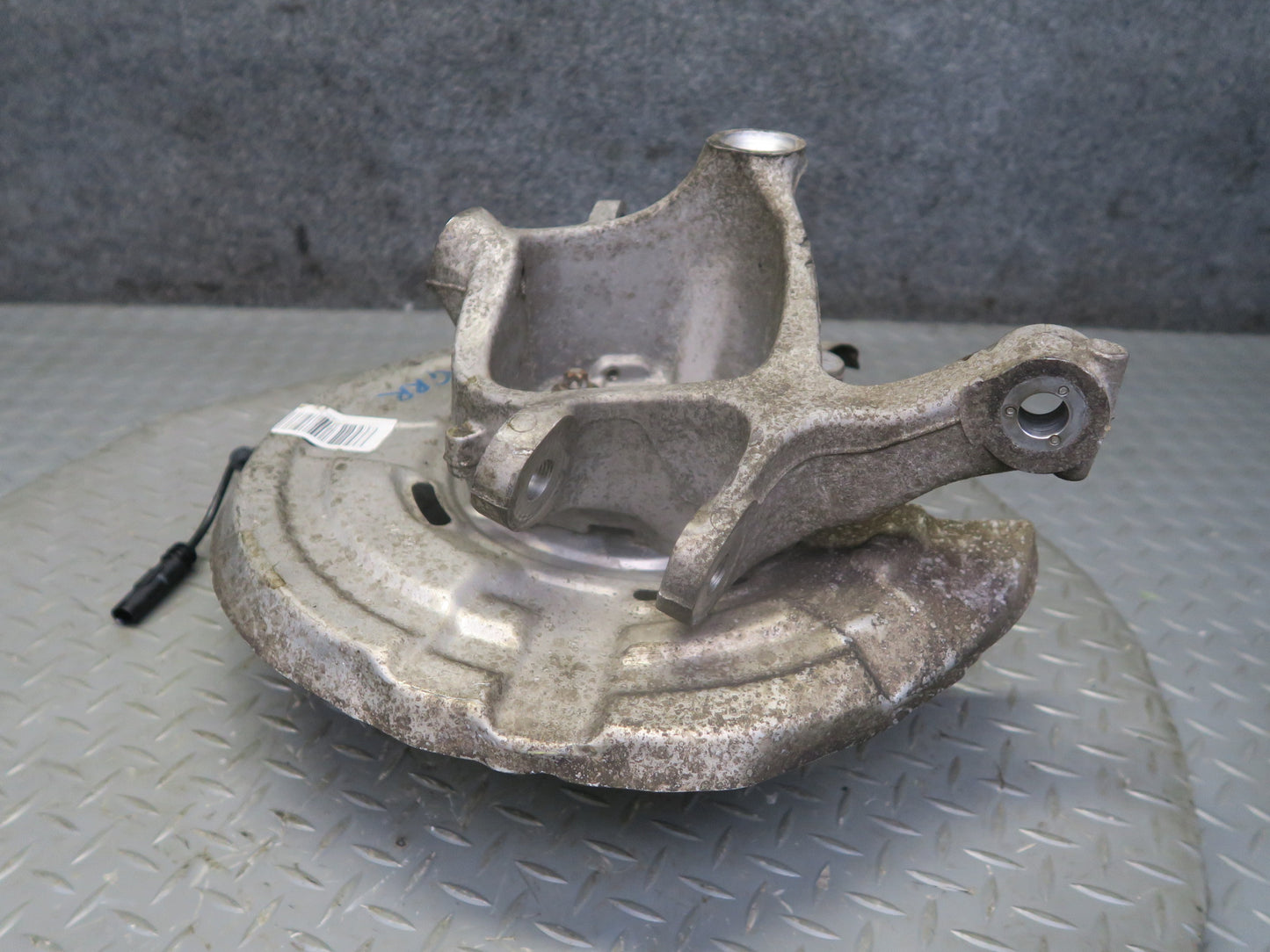 11-16 BMW F10 F12 F13 550iX AWD Rear Right Spindle Knuckle Wheel Hub 6793770 OEM