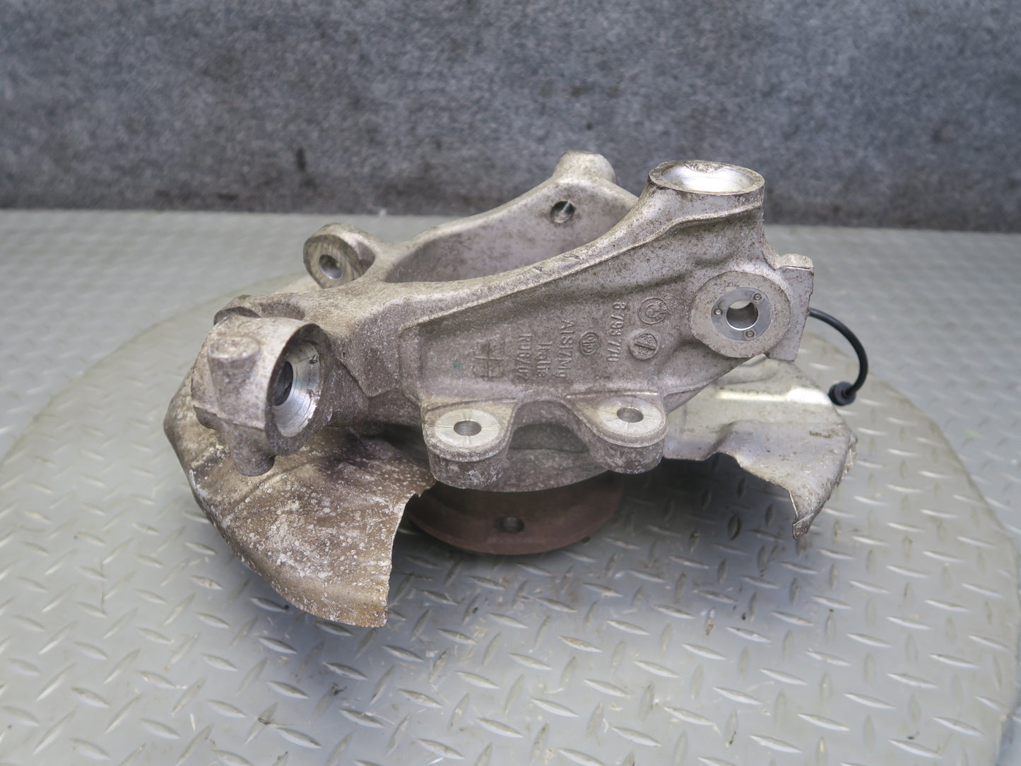 11-16 BMW F10 F12 F13 550iX AWD Rear Right Spindle Knuckle Wheel Hub 6793770 OEM