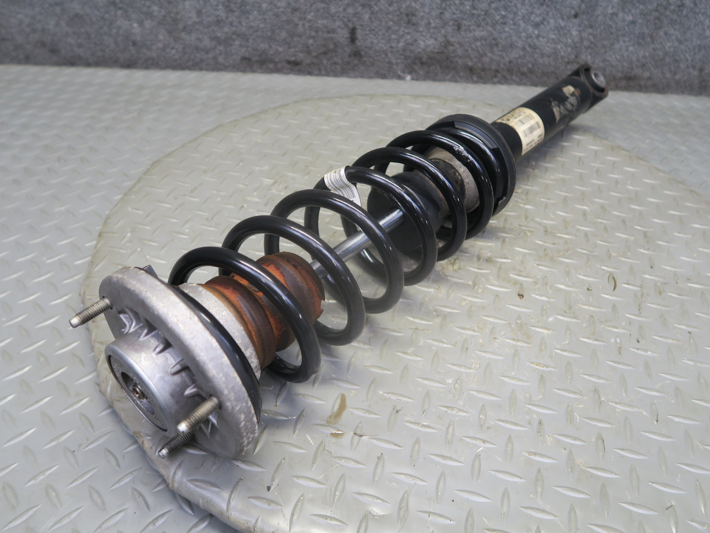 11-13 BMW F10 550iX AWD Set of 2 Rear Left & Right Strut Shock Absorber OEM