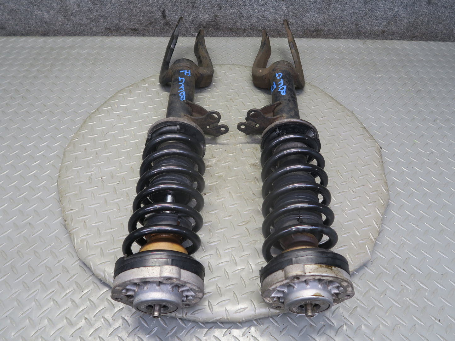 11-16 BMW F10 550iX AWD Set of 2 Front Left & Right Strut Shock Absorber OEM