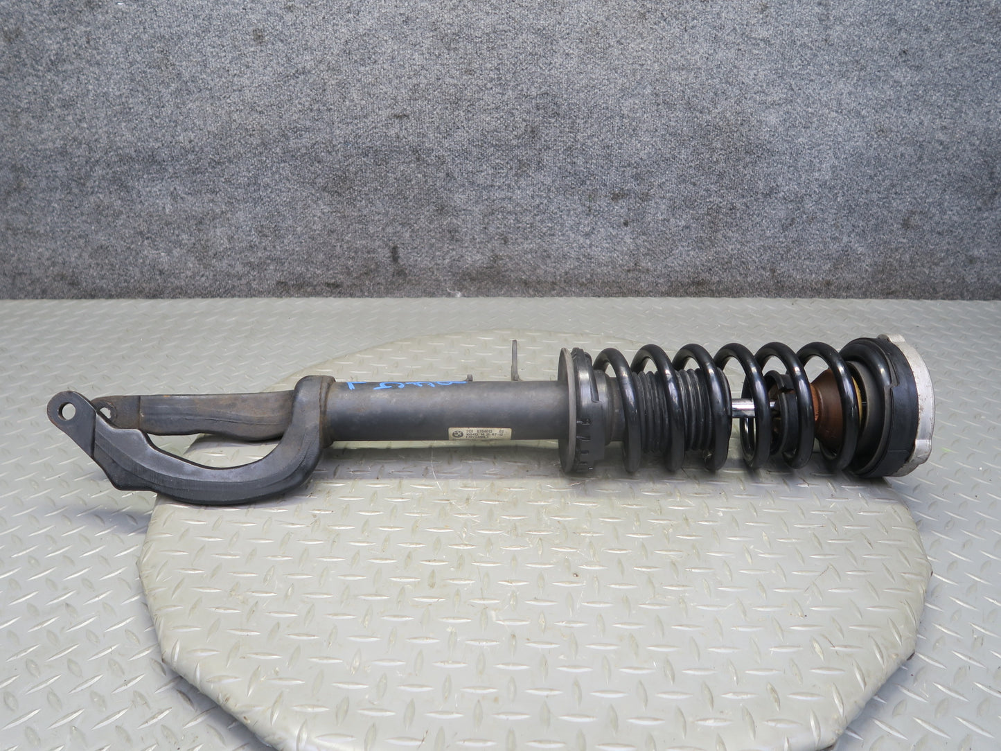 11-16 BMW F10 550iX AWD Set of 2 Front Left & Right Strut Shock Absorber OEM