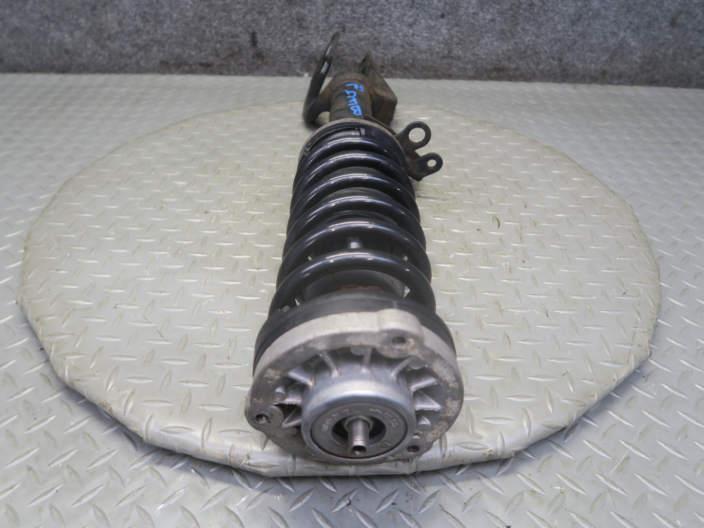 11-16 BMW F10 550iX AWD Set of 2 Front Left & Right Strut Shock Absorber OEM