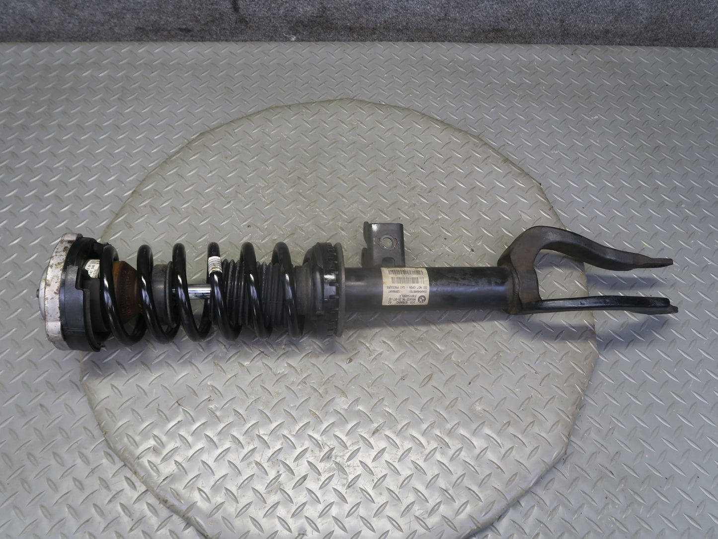 11-16 BMW F10 550iX AWD Set of 2 Front Left & Right Strut Shock Absorber OEM