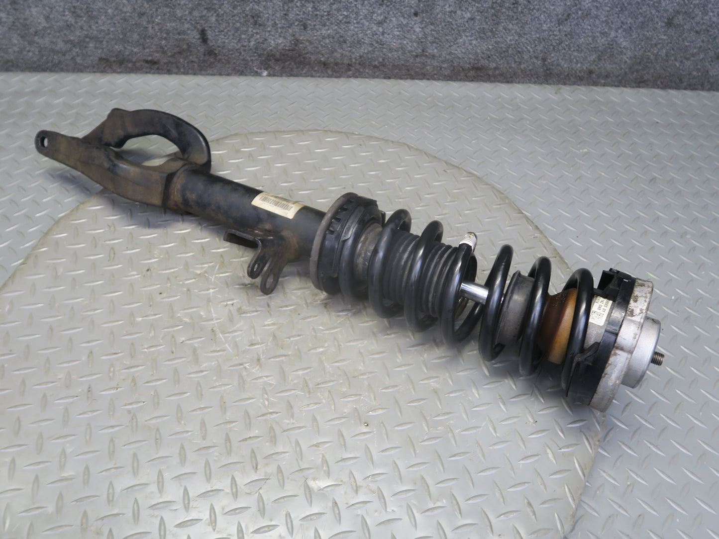 11-16 BMW F10 550iX AWD Set of 2 Front Left & Right Strut Shock Absorber OEM