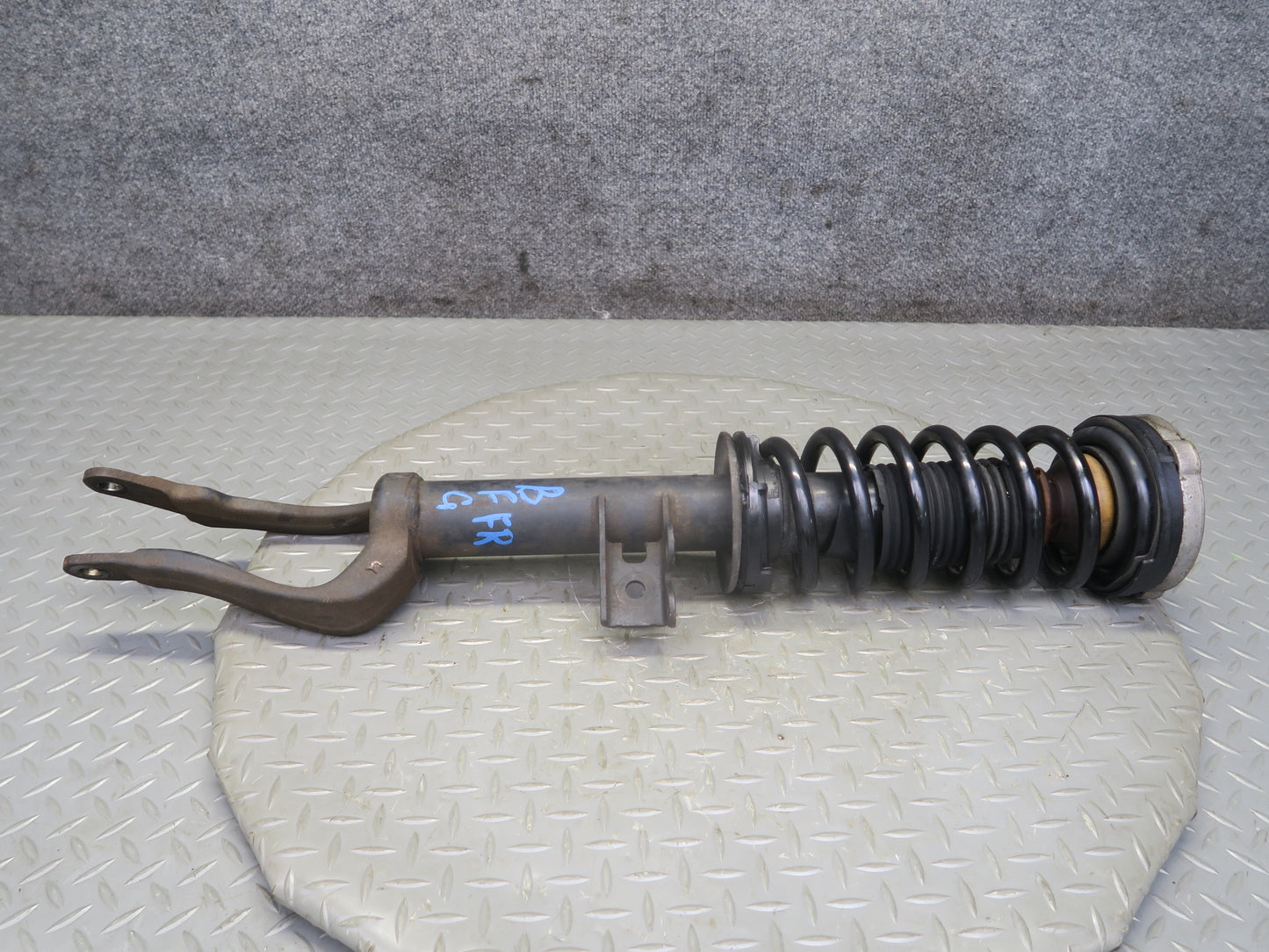 11-16 BMW F10 550iX AWD Set of 2 Front Left & Right Strut Shock Absorber OEM