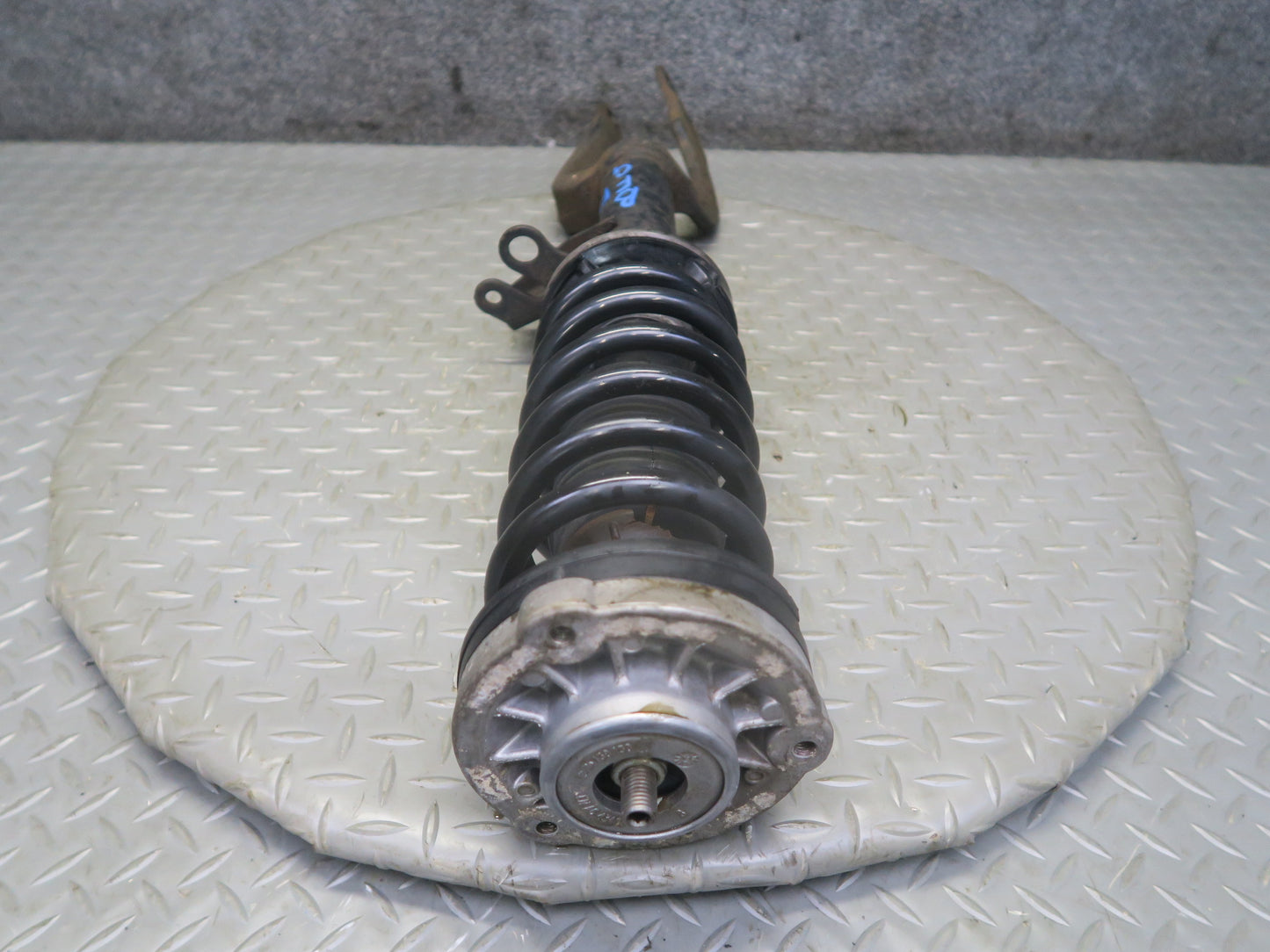 11-16 BMW F10 550iX AWD Set of 2 Front Left & Right Strut Shock Absorber OEM