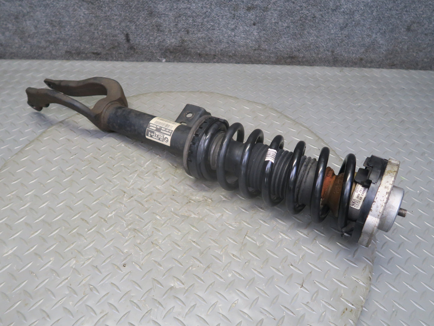 11-16 BMW F10 550iX AWD Set of 2 Front Left & Right Strut Shock Absorber OEM