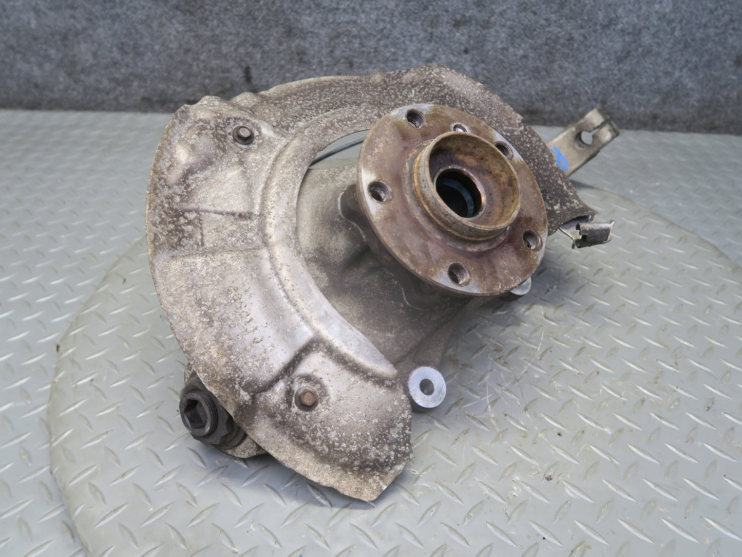 11-16 BMW F10 F12 F13 550iX AWD Front Left Spindle Knuckle Wheel Hub Bearing OEM