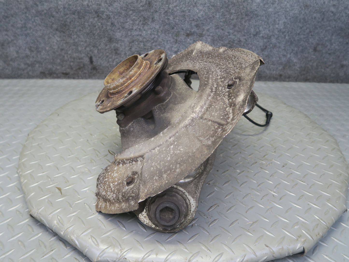 11-16 BMW F10 F12 F13 550iX AWD Front Right Spindle Knuckle Wheel Hub OEM