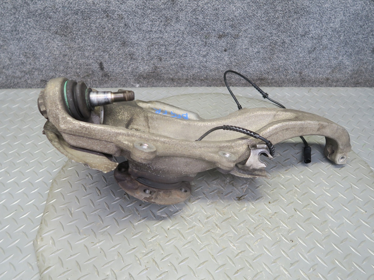 11-16 BMW F10 F12 F13 550iX AWD Front Right Spindle Knuckle Wheel Hub OEM