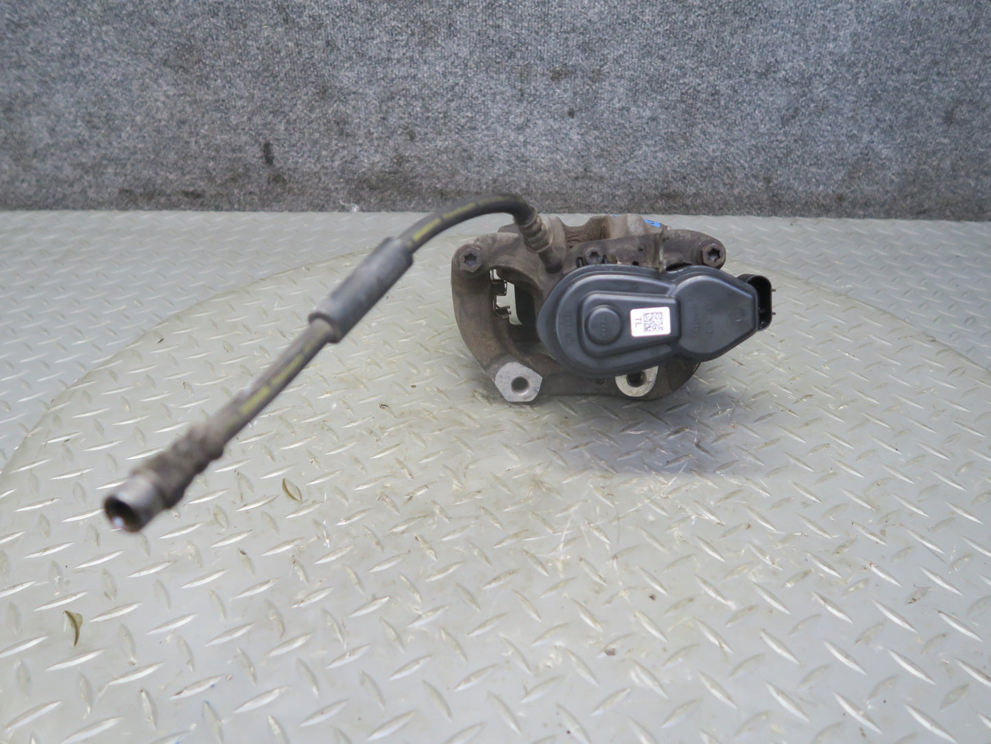11-16 BMW F10 550iX AWD Set of 2 Rear Left & Right Brake Caliper OEM