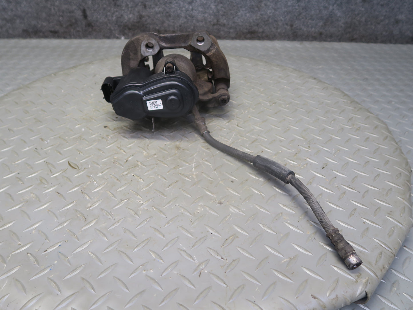 11-16 BMW F10 550iX AWD Set of 2 Rear Left & Right Brake Caliper OEM