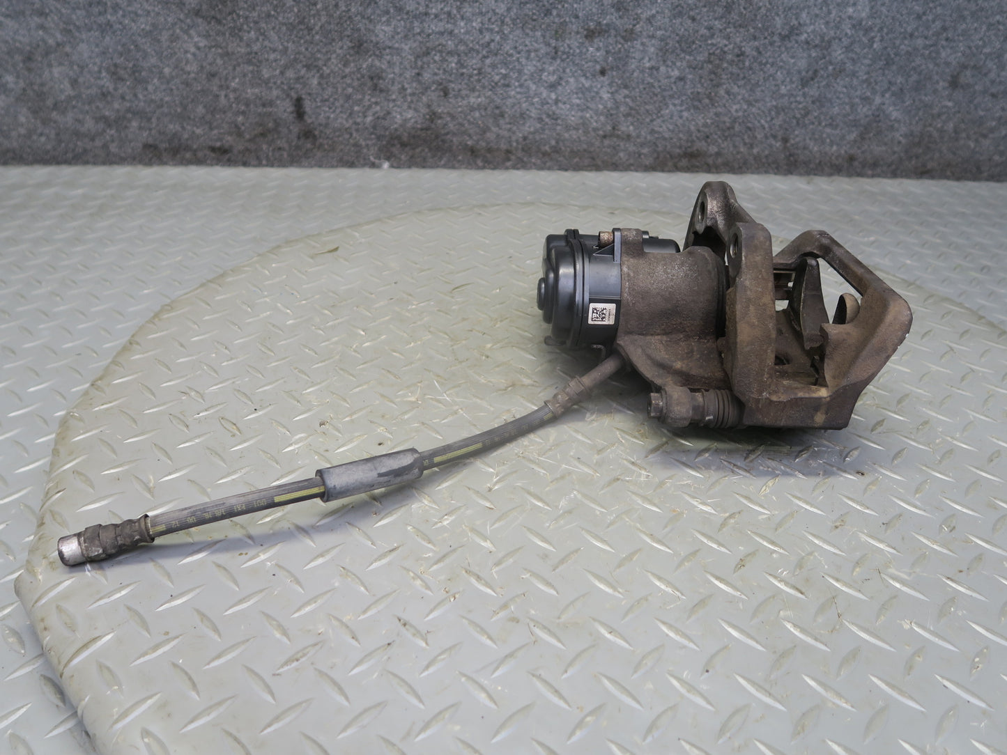 11-16 BMW F10 550iX AWD Set of 2 Rear Left & Right Brake Caliper OEM