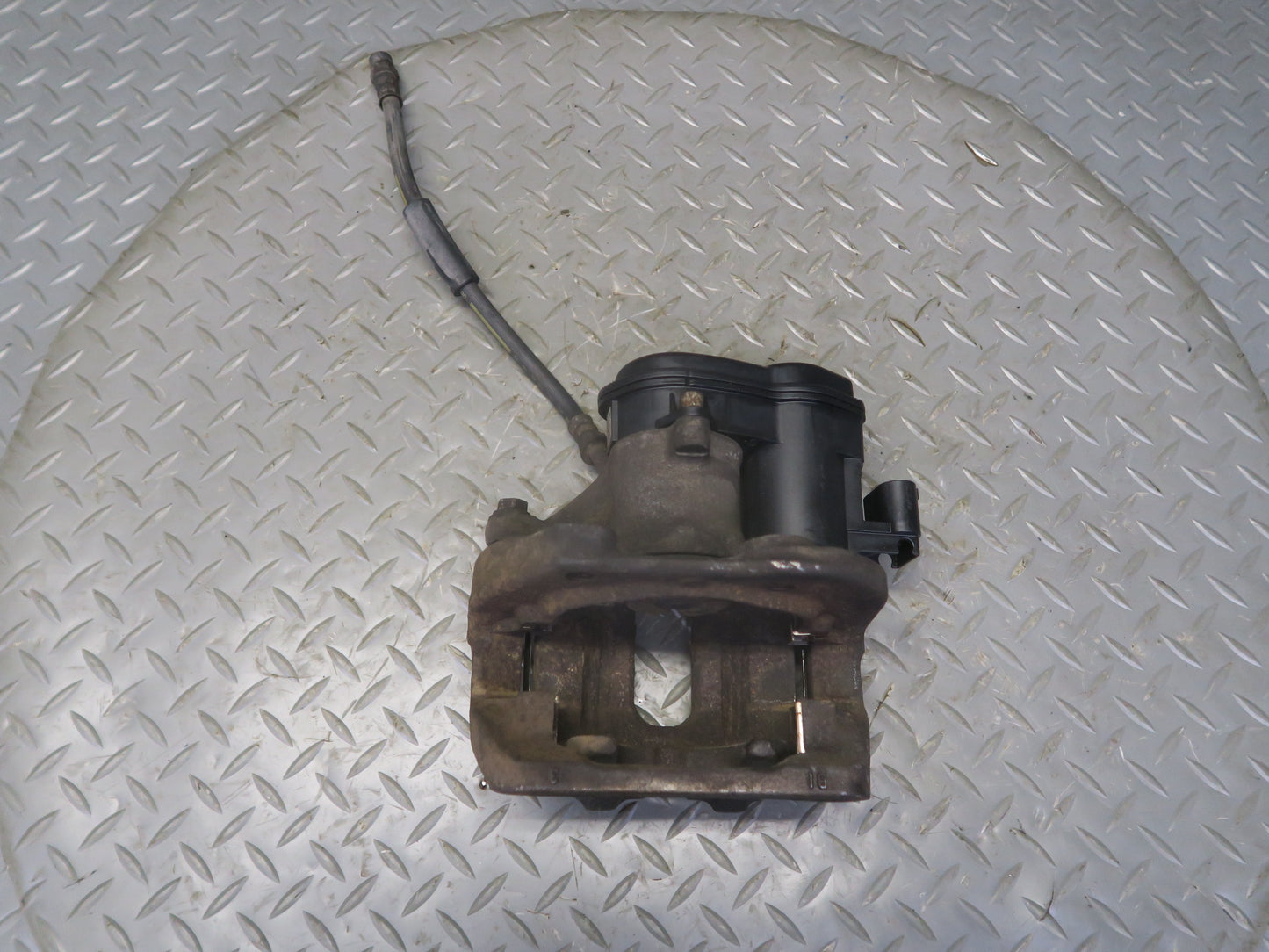 11-16 BMW F10 550iX AWD Set of 2 Rear Left & Right Brake Caliper OEM