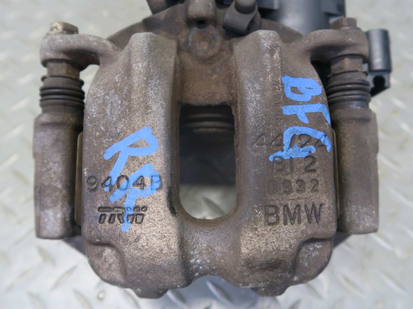 11-16 BMW F10 550iX AWD Set of 2 Rear Left & Right Brake Caliper OEM