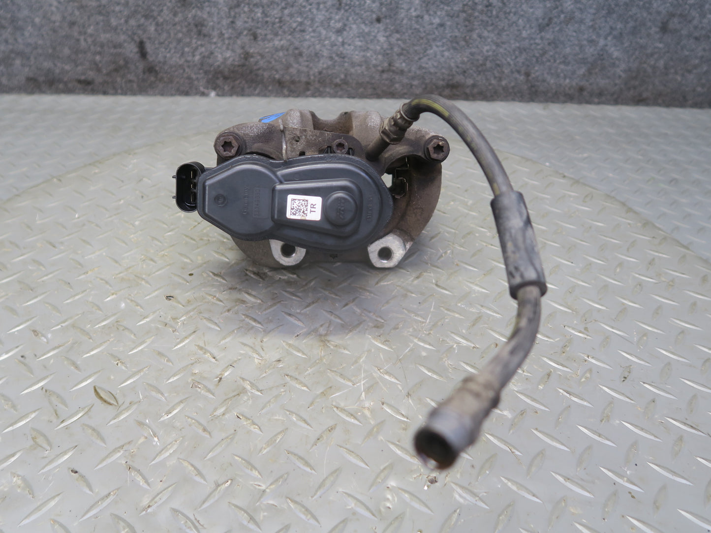 11-16 BMW F10 550iX AWD Set of 2 Rear Left & Right Brake Caliper OEM