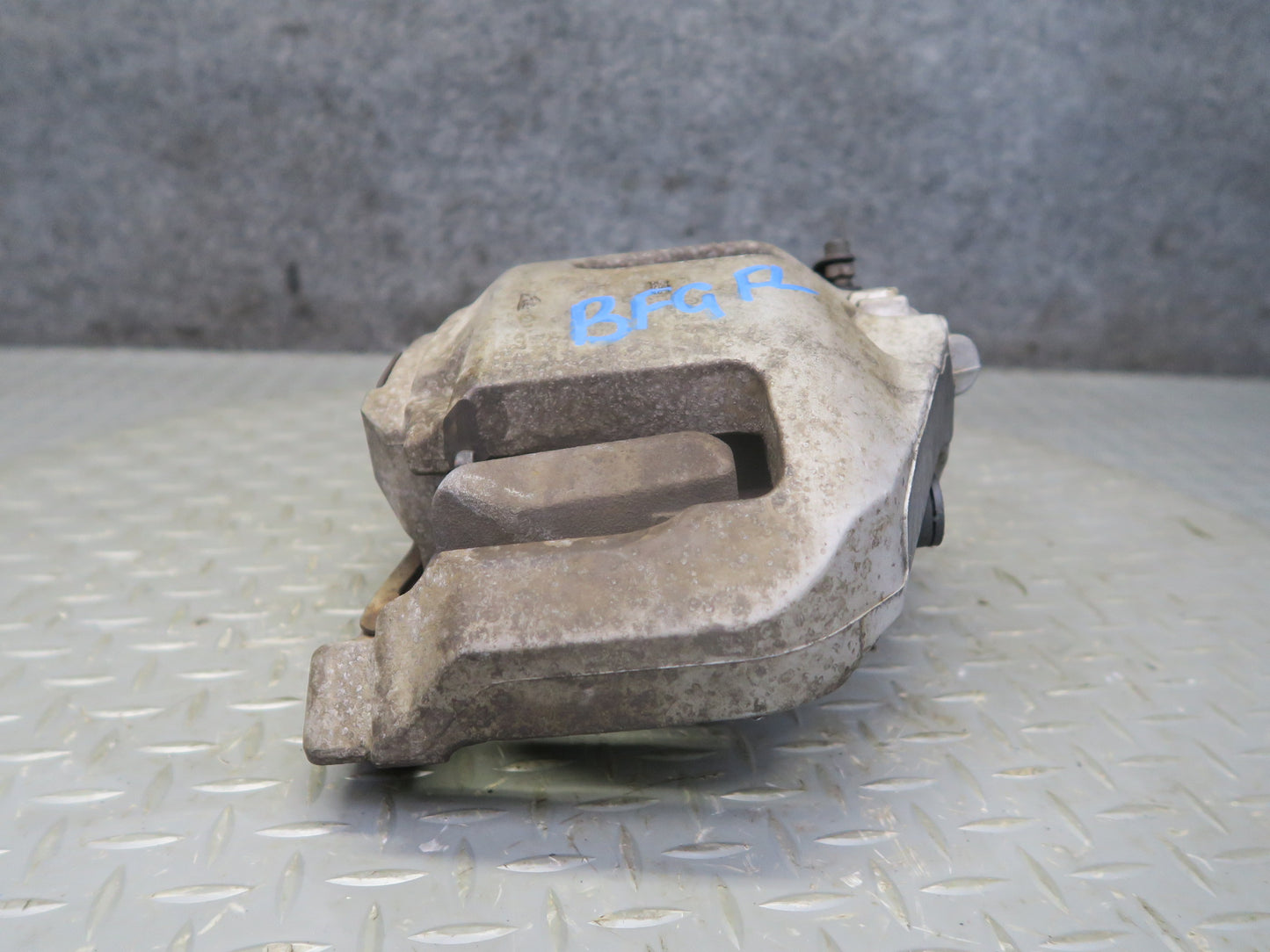 11-16 BMW F10 550iX AWD Set of 2 Front Left & Right Brake Caliper OEM