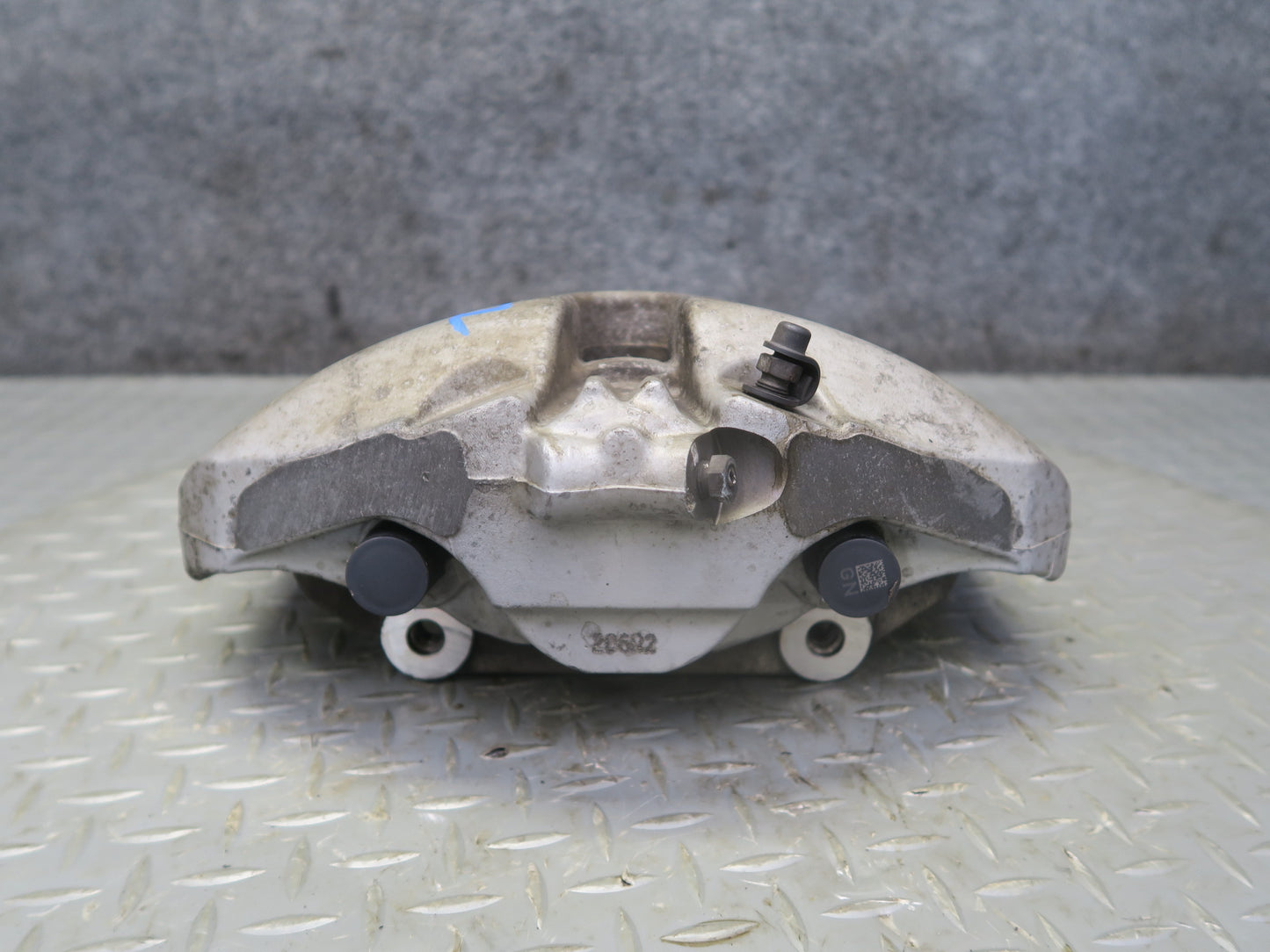 11-16 BMW F10 550iX AWD Set of 2 Front Left & Right Brake Caliper OEM